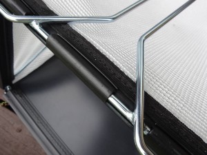 バックのフックが取付けにくい     